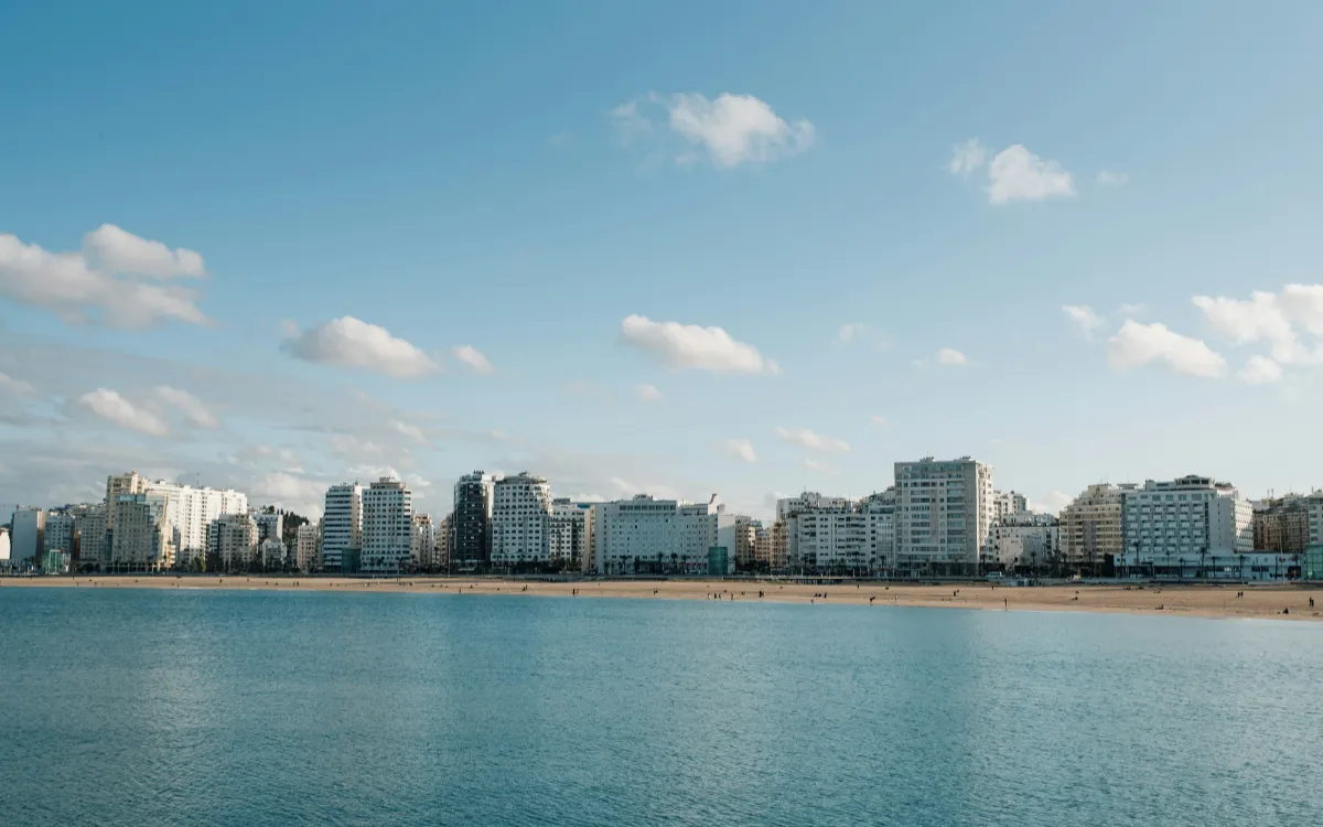 Tánger : ¿las vacaciones en la playa arruinadas por la contaminación ?