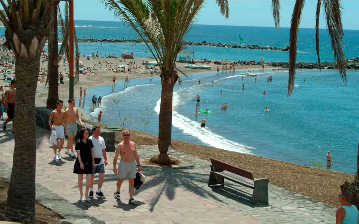 Los turistas huyen de las Canarias y se refugian en Marruecos
