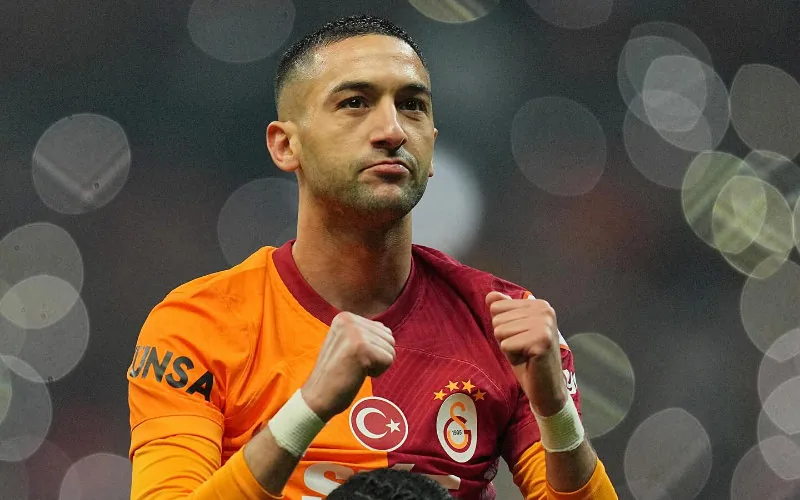 Ziyech brilla con doblete y Galatasaray arrasa en la Süper Lig : a un paso del título