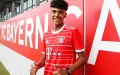 Bayern Múnich asegura el futuro : Adam Aznou firma su primer contrato profesional