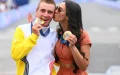 La esposa de Evenepoel desafía a periodista : polémica en el ciclismo belga
