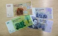 Fluctuación del dirham : Cae ante el euro y sube frente al dólar