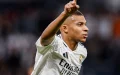 Mbappé desata polémica : Defensa del Alavés sancionado por intercambiar camiseta en pleno partido