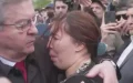 Mélenchon consuela a musulmanes en protesta contra islamofobia tras ataque en Gard