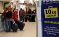 Multa millonaria a aerolíneas low cost : La batalla del equipaje de mano llega a los tribunales