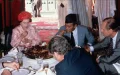 No hable así de mi personal" : El día en que Elizabeth II reprendió al Rey Hassan II