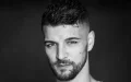 De polizón a estrella : La increíble historia de Ahmed Younoussi en el cine español
