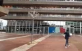 La prefectura de Cergy-Pontoise bloquea su permiso de residencia, y esta marroquí le impone 100 € por cada día de retraso