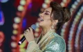 Tensión diplomática en concierto : Zina Daoudia rechaza bandera argelina en Francia