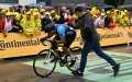 Tour de Francia : Aficionado intruso provoca caos en la meta de Valence antes del sprint final