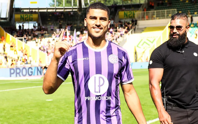 Aboukhlal, baja crucial del Toulouse : operación inminente tras lesión de rodilla en Europa League