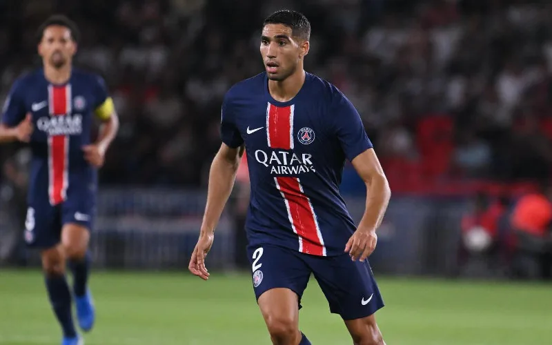 Achraf Hakimi brilla como capitán : PSG vence al Brest y se prepara para la Champions