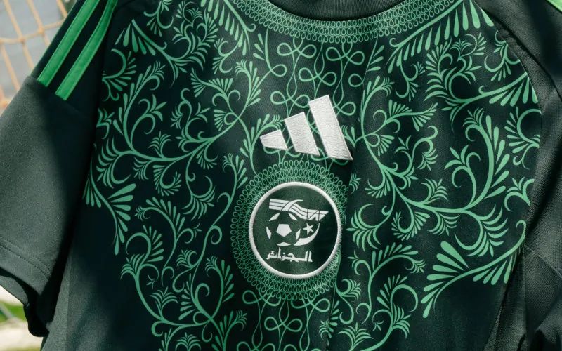 Adidas rectifica : Nueva camiseta de Argelia sin diseño marroquí tras polémica