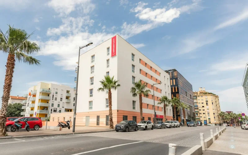 Afirmaba ser inquilino de su propia vivienda : la CAF le reclama 8.681 euros