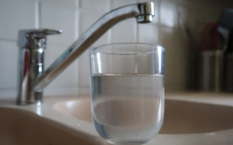 Alarma en Agadir : Ciudadanos denuncian agua turbia y con mal sabor