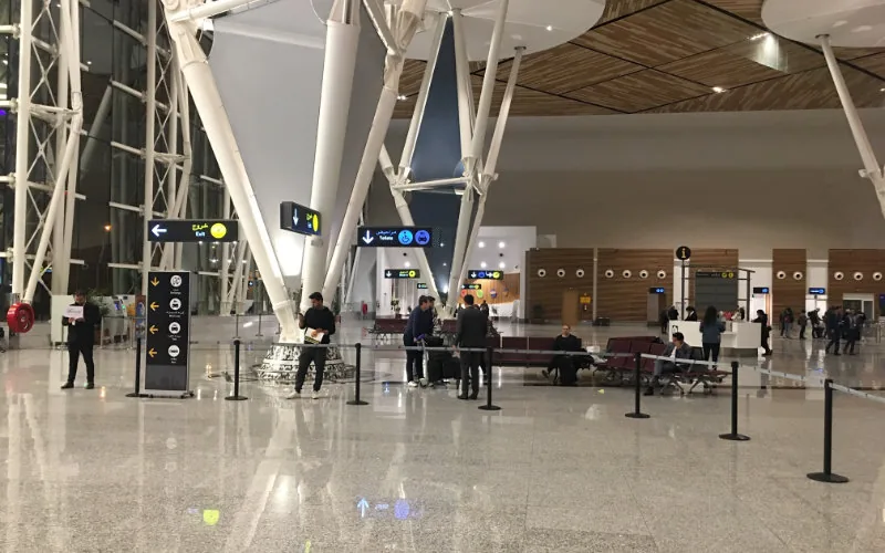 Alerta en aeropuertos marroquíes : Investigan cambio ilegal de divisas vinculado al narcotráfico