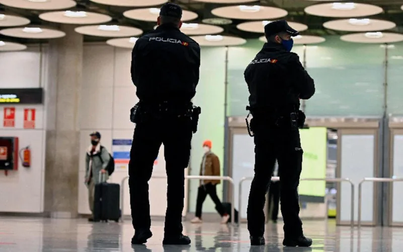 Alerta en Barajas : Nueva fuga de inmigrantes desata debate sobre seguridad aeroportuaria