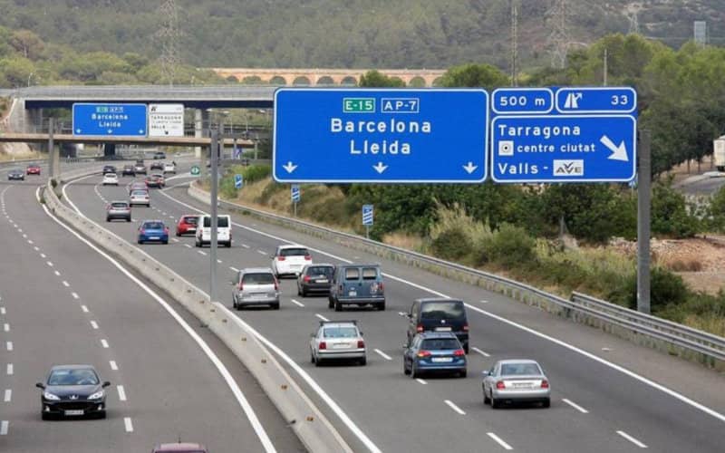 Alerta en carreteras : La trampa que usan los ladrones para robar a conductores en verano