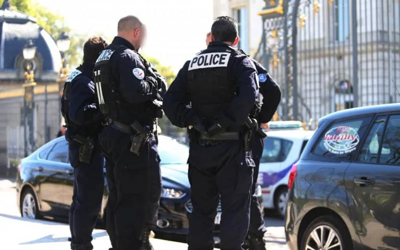 Alerta en Nantes : Nueva política policial ficha a extranjeros legales por orden público