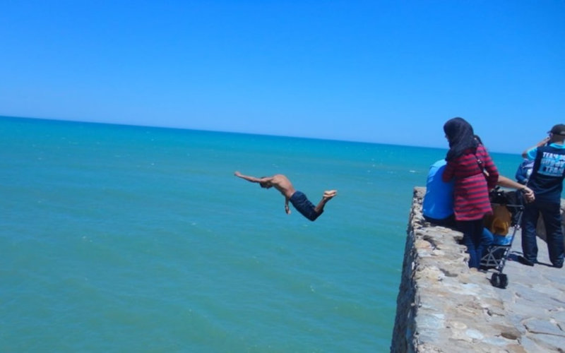 Alerta en las playas : Los saltos temerarios causan tragedias entre jóvenes veraneantes