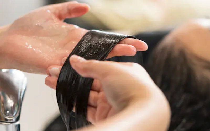 Alerta sanitaria : Productos alisadores del cabello envían a joven a cuidados intensivos en Casablanca