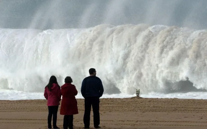 Alerta : Se esperan olas de 8 metros en las costas marroquíes este fin de semana