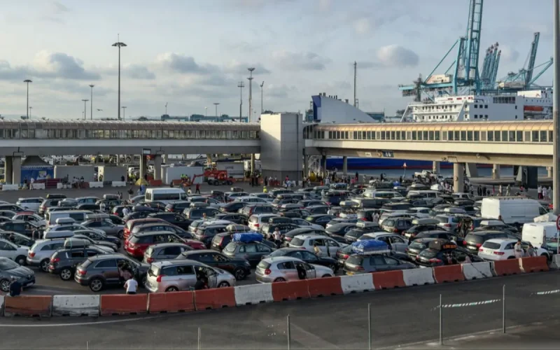 Algeciras : Sin billete confirmado, los MRE permanecen fuera
