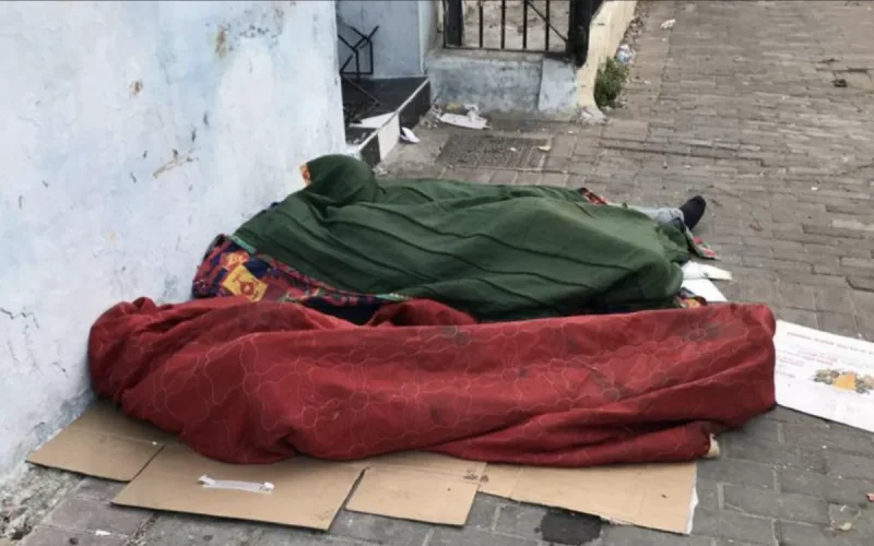 Amplia operación de alojamiento para personas sin hogar en Marrakech
