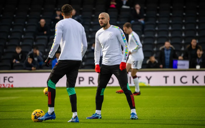 Amrabat en el United : De estrella mundial a suplente en la Premier