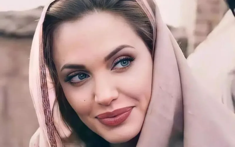 Angelina Jolie denuncia : Gaza, una prisión al aire libre convertida en fosa común