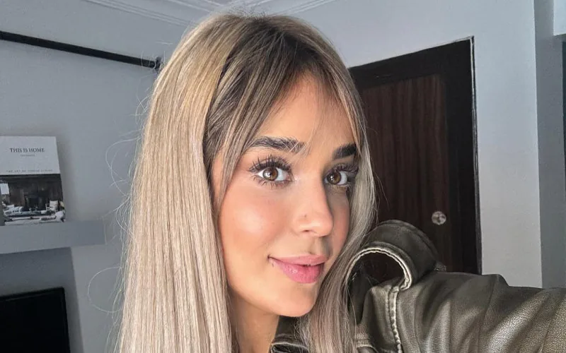 Artista marroquí Karima Gouit enfrenta juicio en Marrakech por presunto insulto a policía