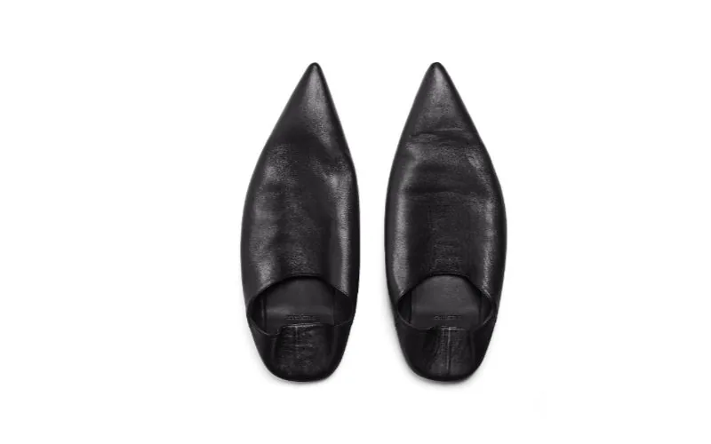 Balenciaga desata polémica : Babuchas marroquíes reinventadas a precio de lujo