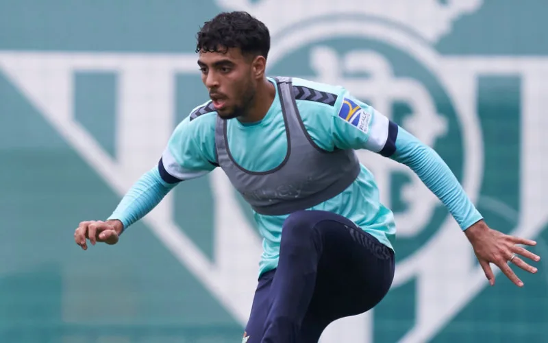El Barça prepara el regreso de Chadi Riad : La joya marroquí que brilla en el Betis