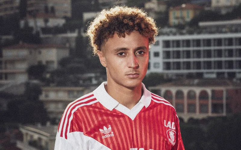 Ben Seghir revela su pasión por el Barça : "El Camp Nou me enamoró