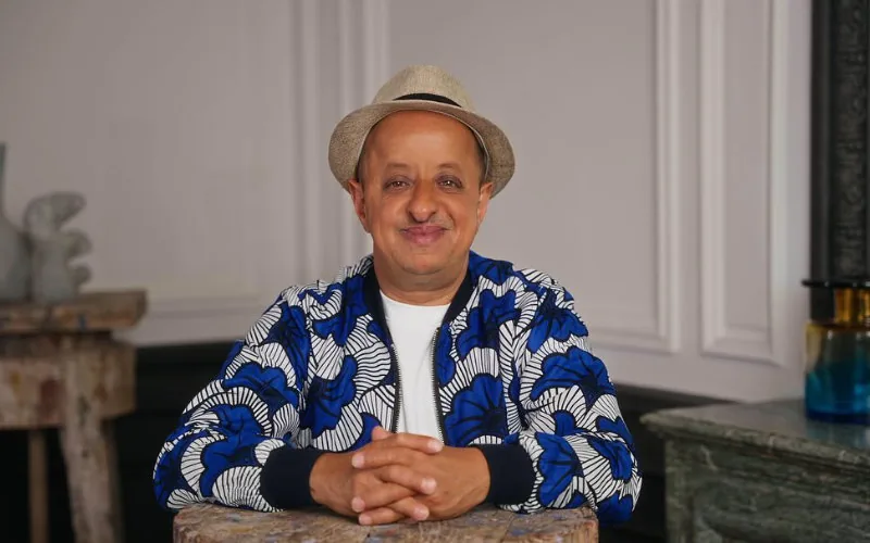 Booder : De la lucha por sobrevivir al éxito en la comedia francesa