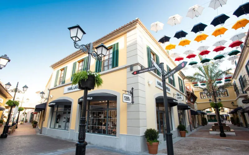 Boom turístico marroquí impulsa ventas récord en outlet de lujo en Málaga