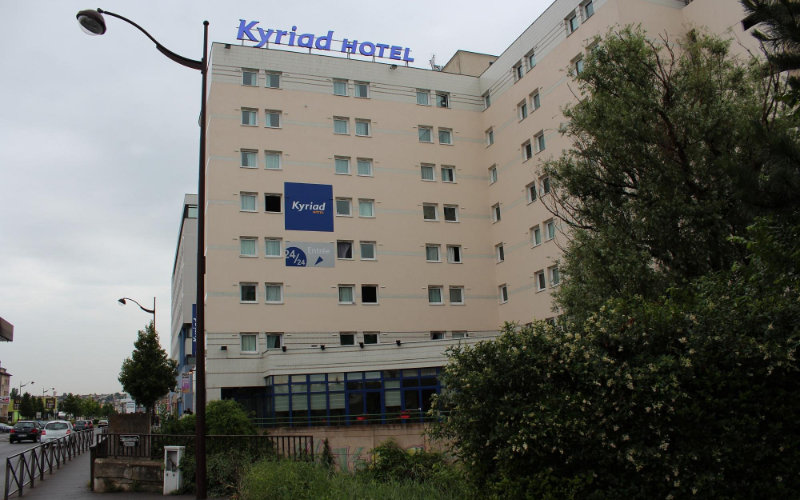 Brutal asesinato en Essonne : Dos detenidos y un prófugo en Marruecos por lanzar a guyanés desde hotel