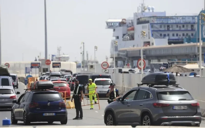 De camino a Tánger, su coche se precipita al puerto de Algeciras : mueren dos mujeres