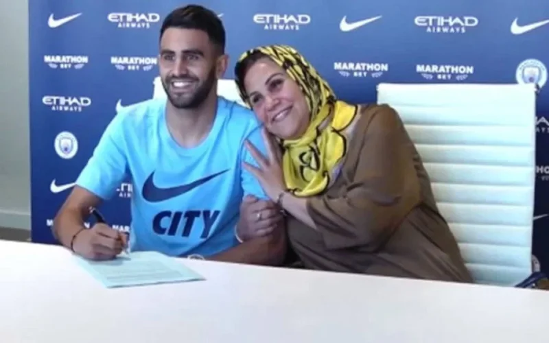 CAN 2025 : la madre de Riyad Mahrez, primera aficionada en Rabat