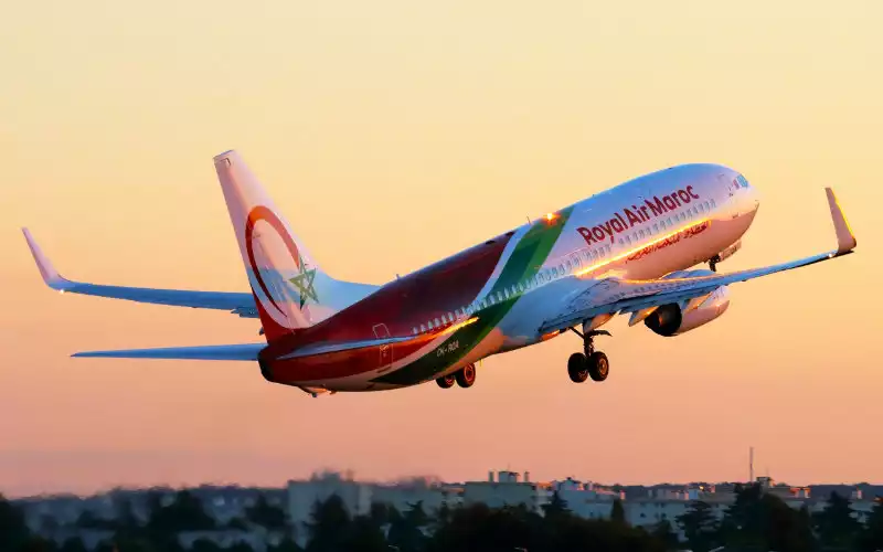Caos en Royal Air Maroc : Delegación tunecina denuncia vuelos retrasados y equipaje perdido en ruta a Senegal