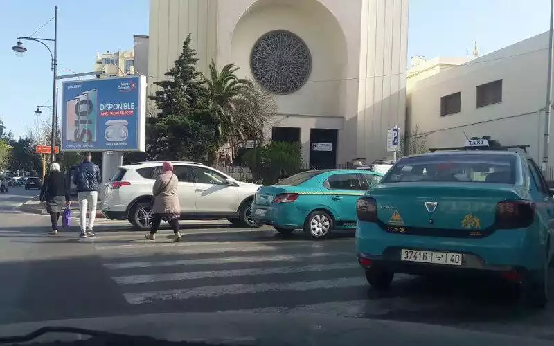 Caos en Tánger : Turistas atrapados por la crisis del transporte estival