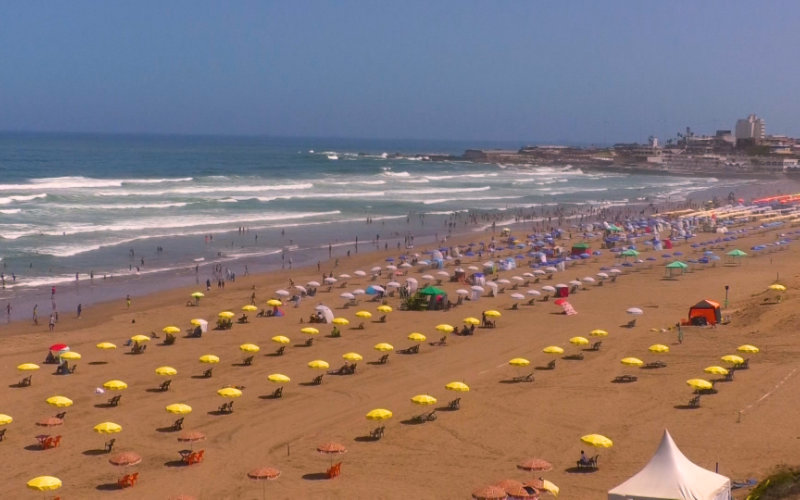Casablanca declara la guerra a las mafias playeras : operativo masivo contra sombrilleros y aparcacoches ilegales