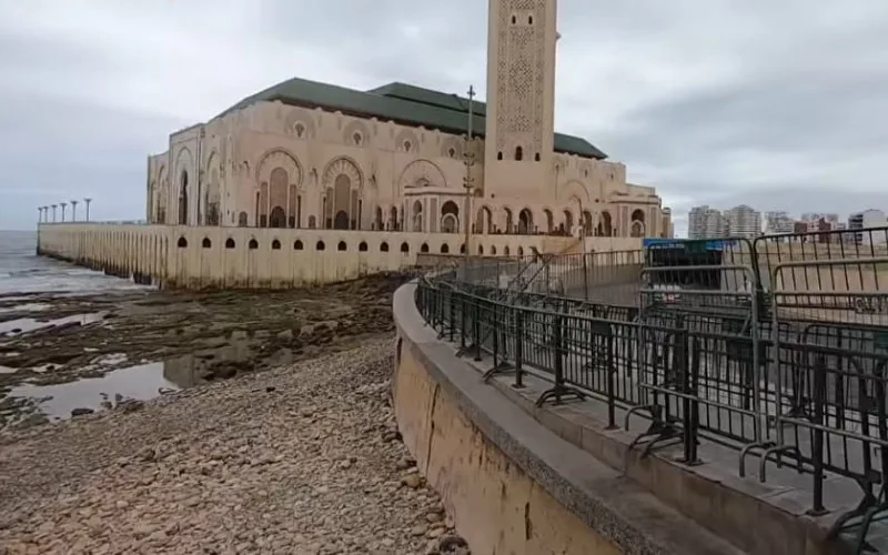 Casablanca refuerza seguridad : Prohibido bañarse cerca de la Mezquita Hassan II