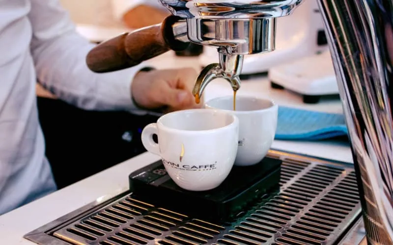 Crisis del café en Marruecos : Precios se disparan pero las tazas resisten