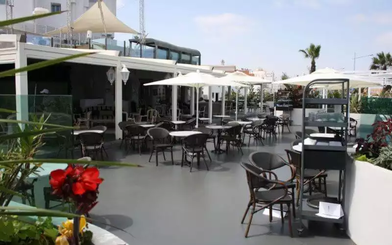 Crisis económica golpea la gastronomía marroquí : Cafés y restaurantes al borde del colapso