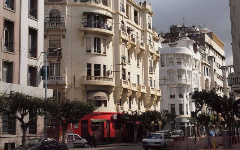Desarticulada en Casablanca : Red de ciberdelincuentes falsificaba documentos para robar propiedades