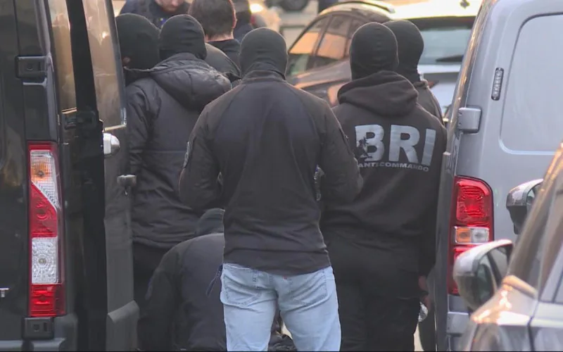 Desarticulada red criminal que planeaba secuestros en el mundo cripto : el líder, fugado en Marruecos