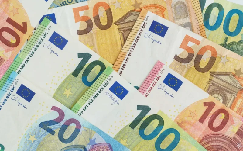 El dirham cae por tercera semana consecutiva : 1.000 euros reportan ahora 131 dirhams más