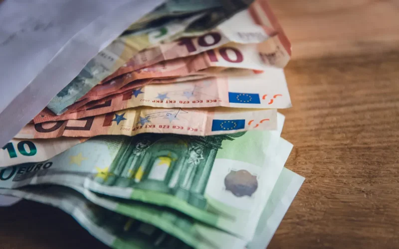 El dirham retrocede : 1.000 euros generan ahora 39 dirhams más