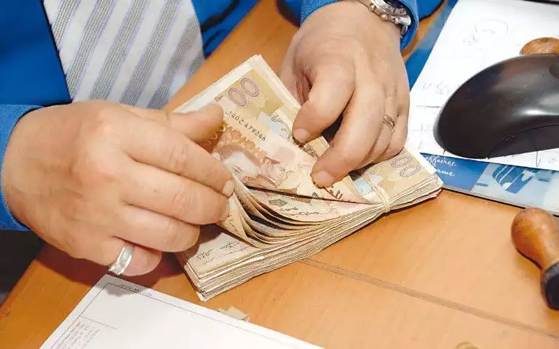 Escándalo bancario en Rabat : Director arrestado por falsificación y tráfico de chequeras